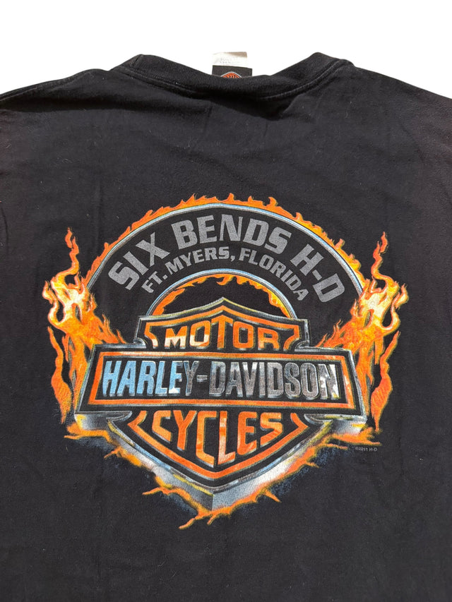 Vintage Harley-Davidson Skull Flame Bar & Shield Tee - Six Bends FL